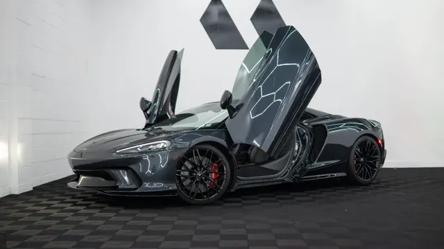 McLaren GT