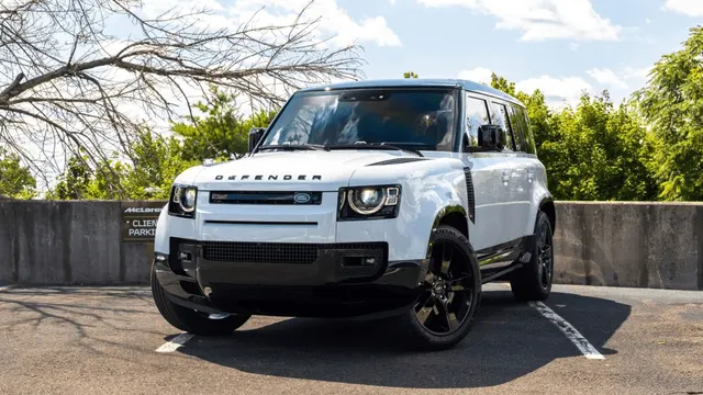 Land Rover Defender 110 S