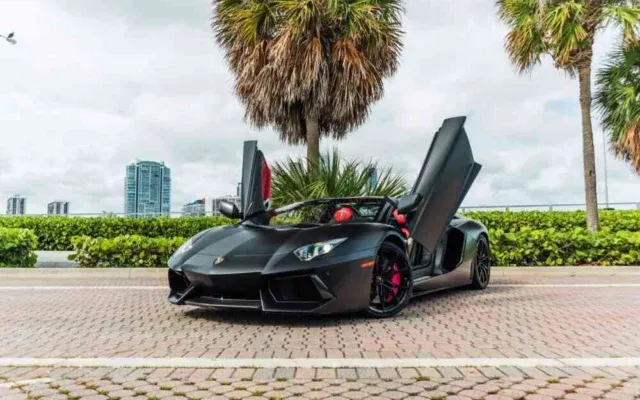 Lamborghini Aventador Roadster